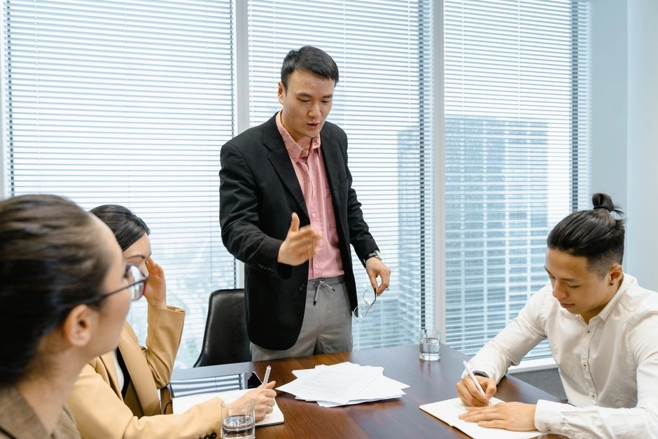 中小企業貸款怎麼辦？信保基金保證、銀行工商融資與民間管道完整評比